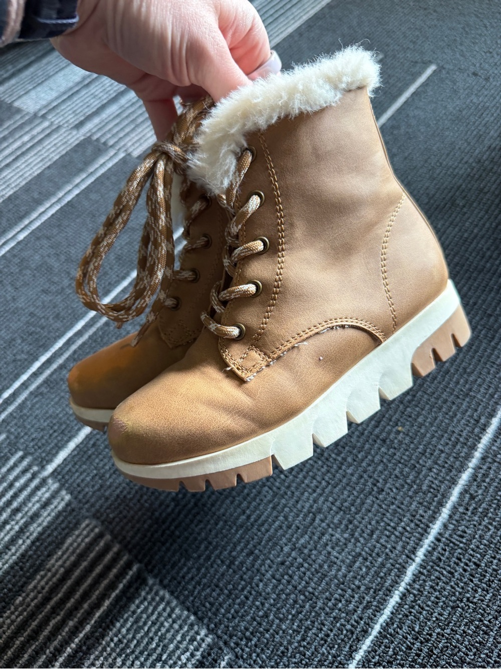 Girls Tan Faux-Fur Lined Winter Boots